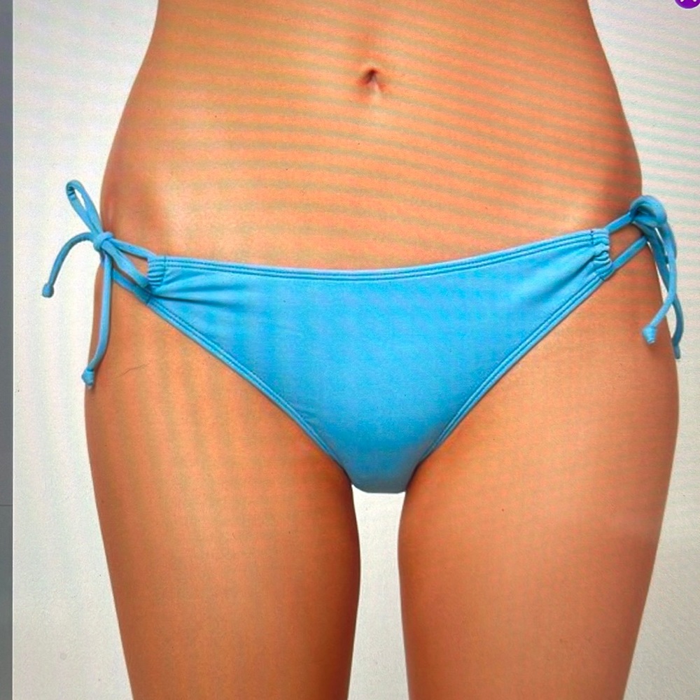 O’Neill brand side-tie bikini bottoms, size medium. New with tags never worn.